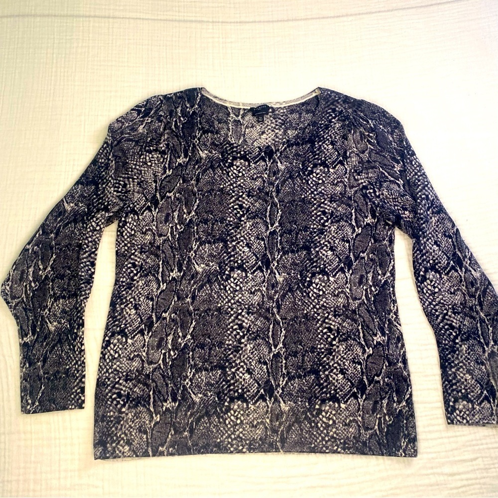 Talbots Black Gray Snake Print Merino Wool Sweater Shirt Large Petite Office